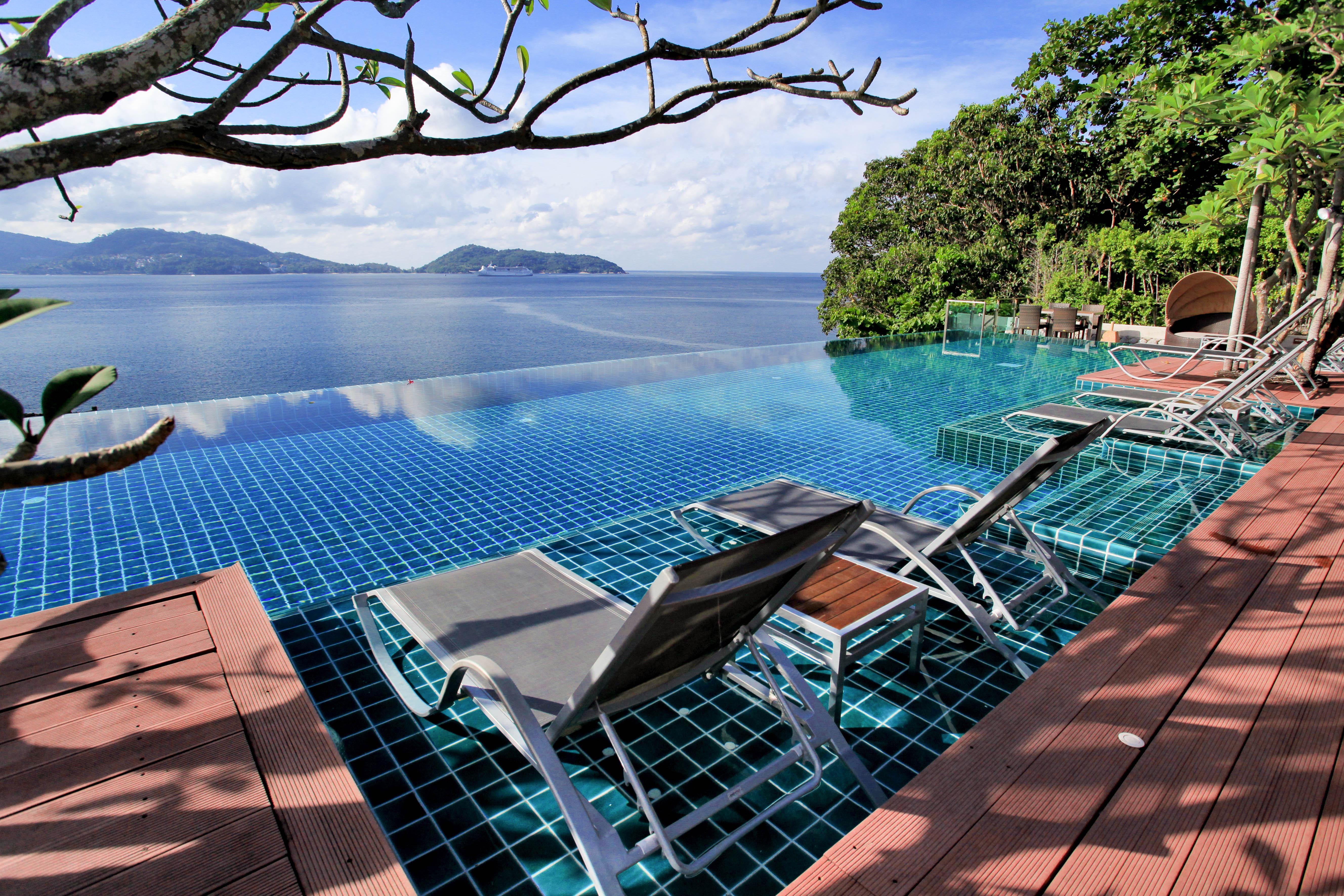 Zenmaya Oceanfront Phuket, Trademark Collection By Wyndham Patong Extérieur photo Infinity pool at a resort in Phuket, Thailand