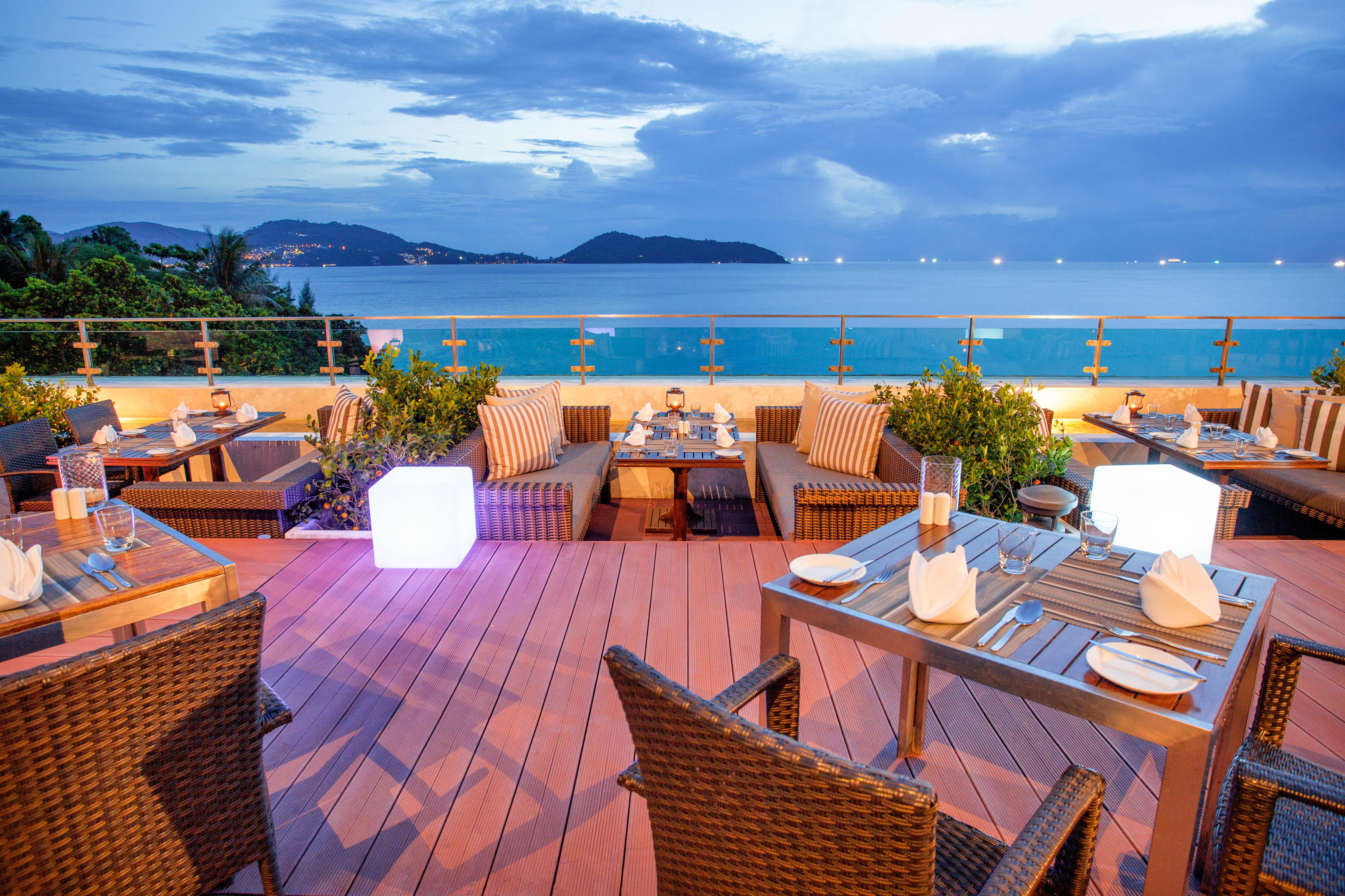 Zenmaya Oceanfront Phuket, Trademark Collection By Wyndham Patong Extérieur photo Rooftop bar at the Royal Paradise Hotel & Spa