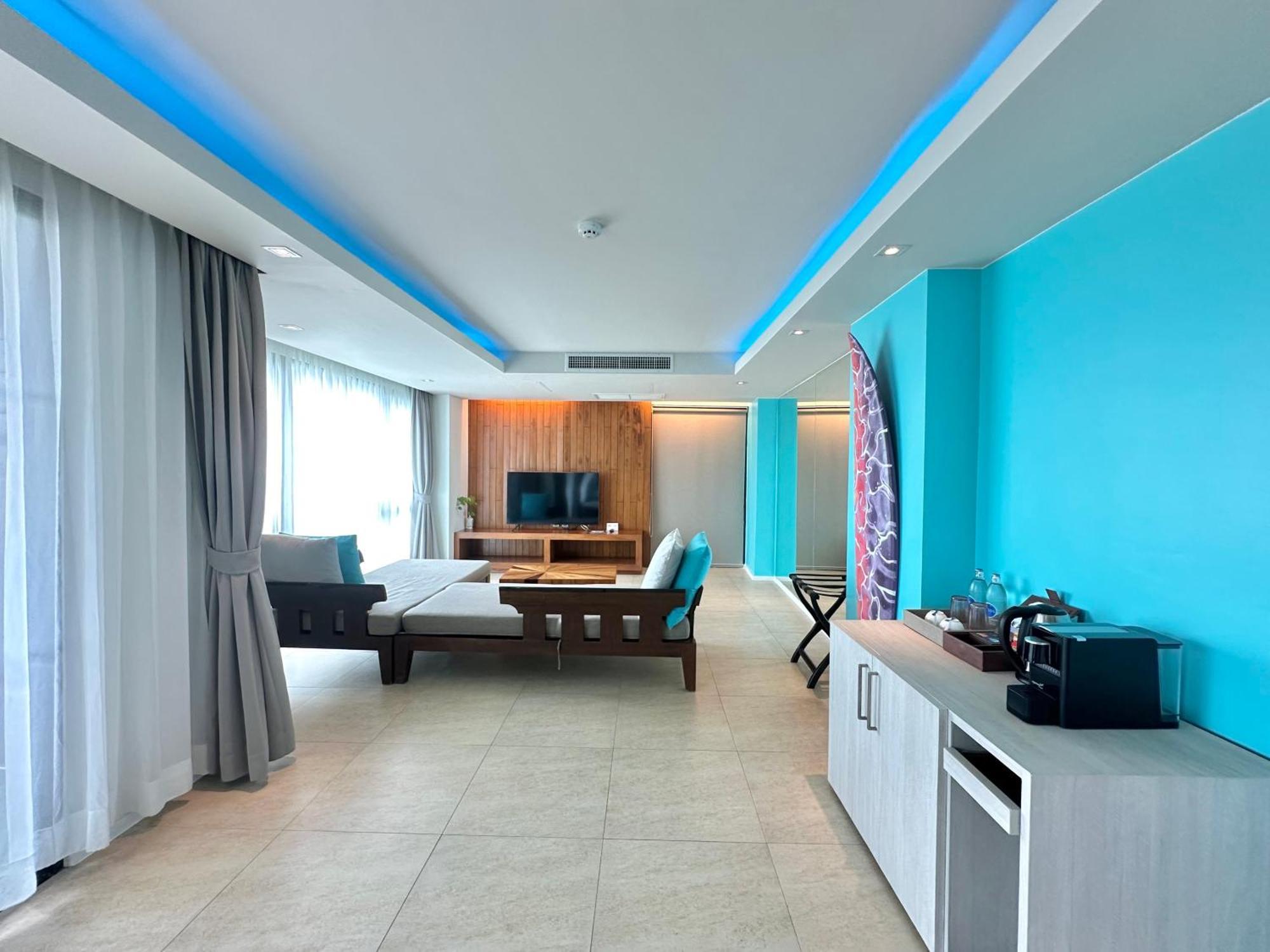 Zenmaya Oceanfront Phuket, Trademark Collection By Wyndham Patong Extérieur photo Suite at the hotel